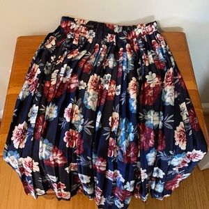 Banana Republic pleated tea length skirt